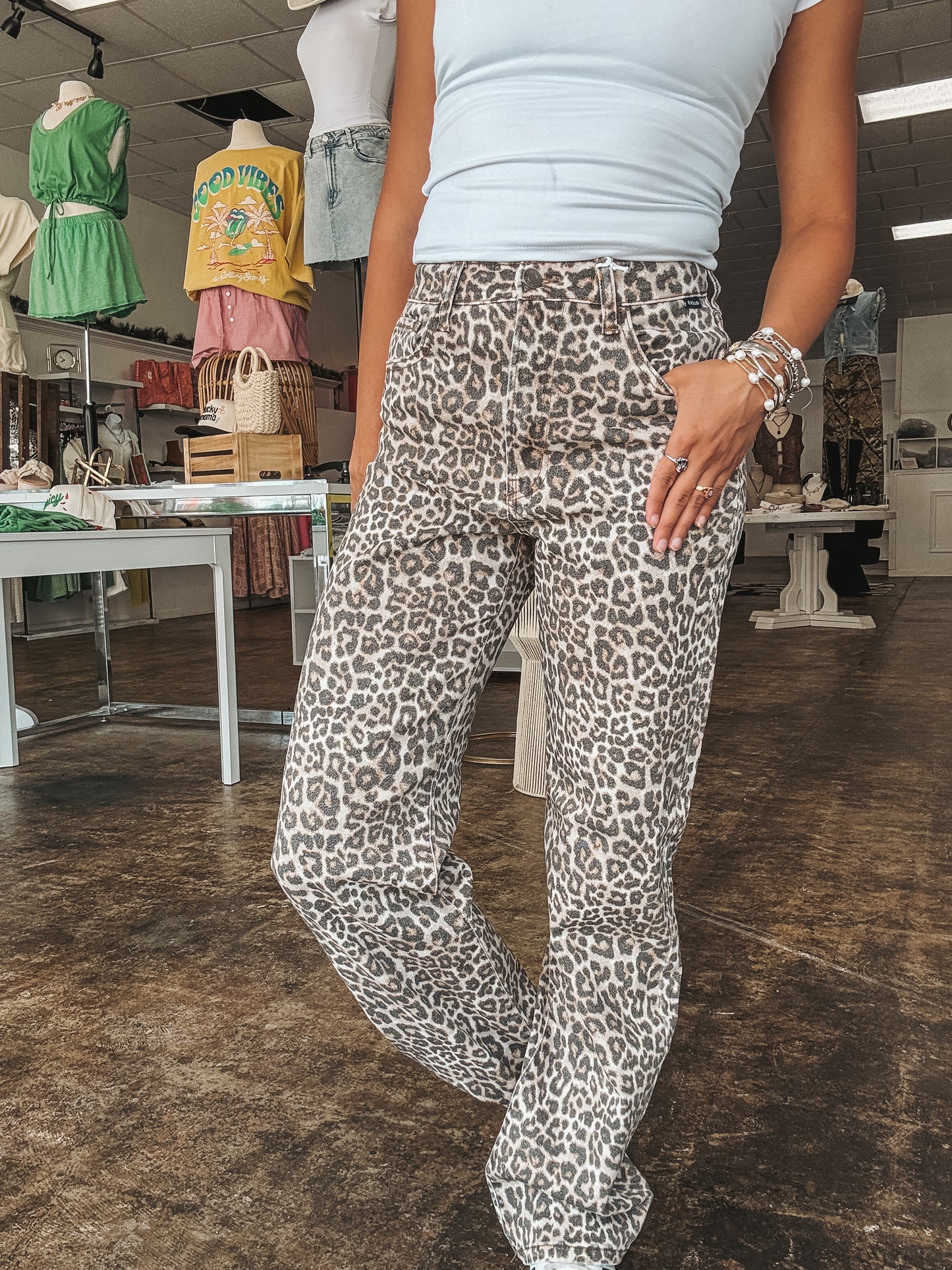 LEOPARD HIGH RISE DAD JEANS