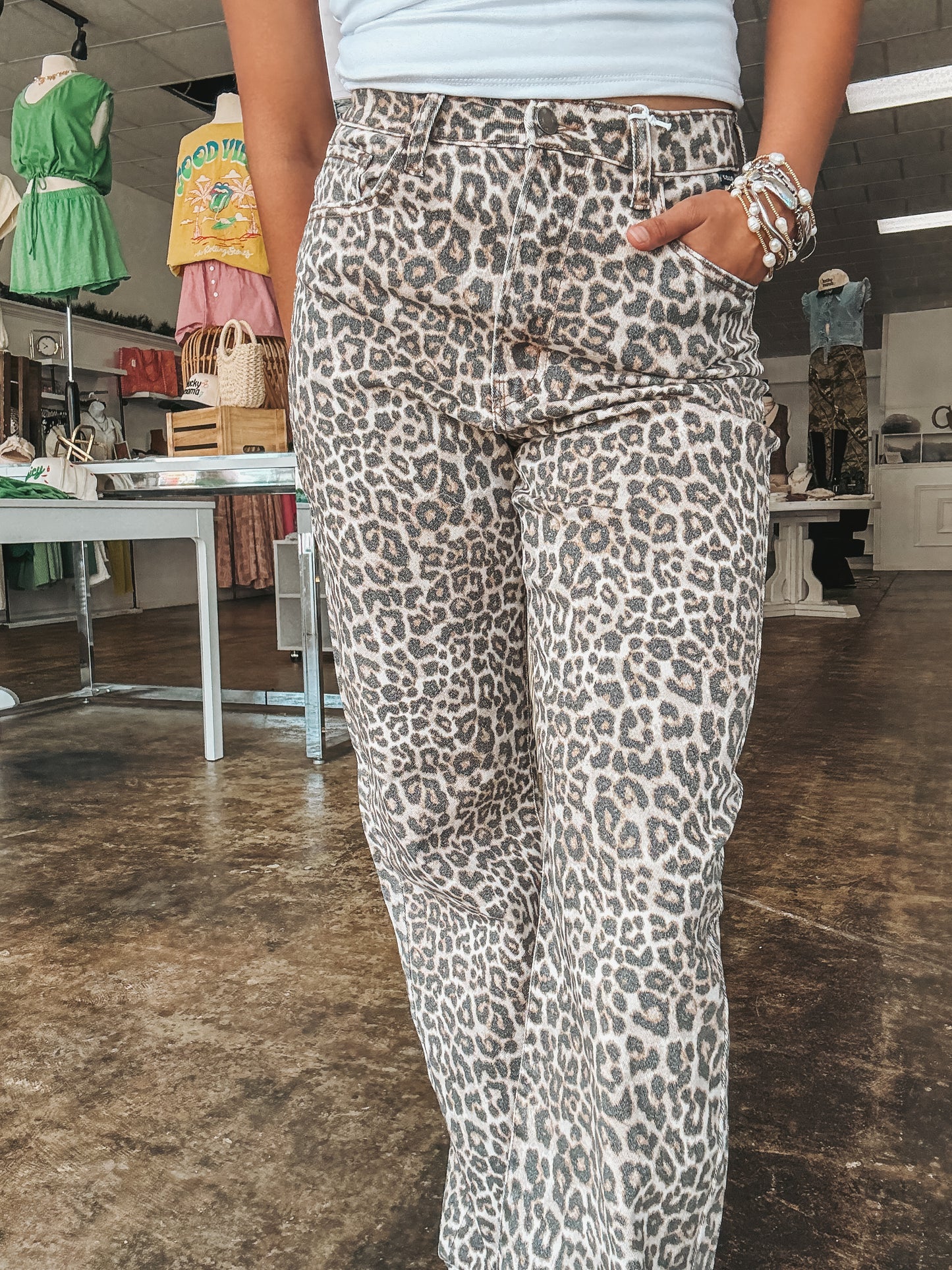 LEOPARD HIGH RISE DAD JEANS