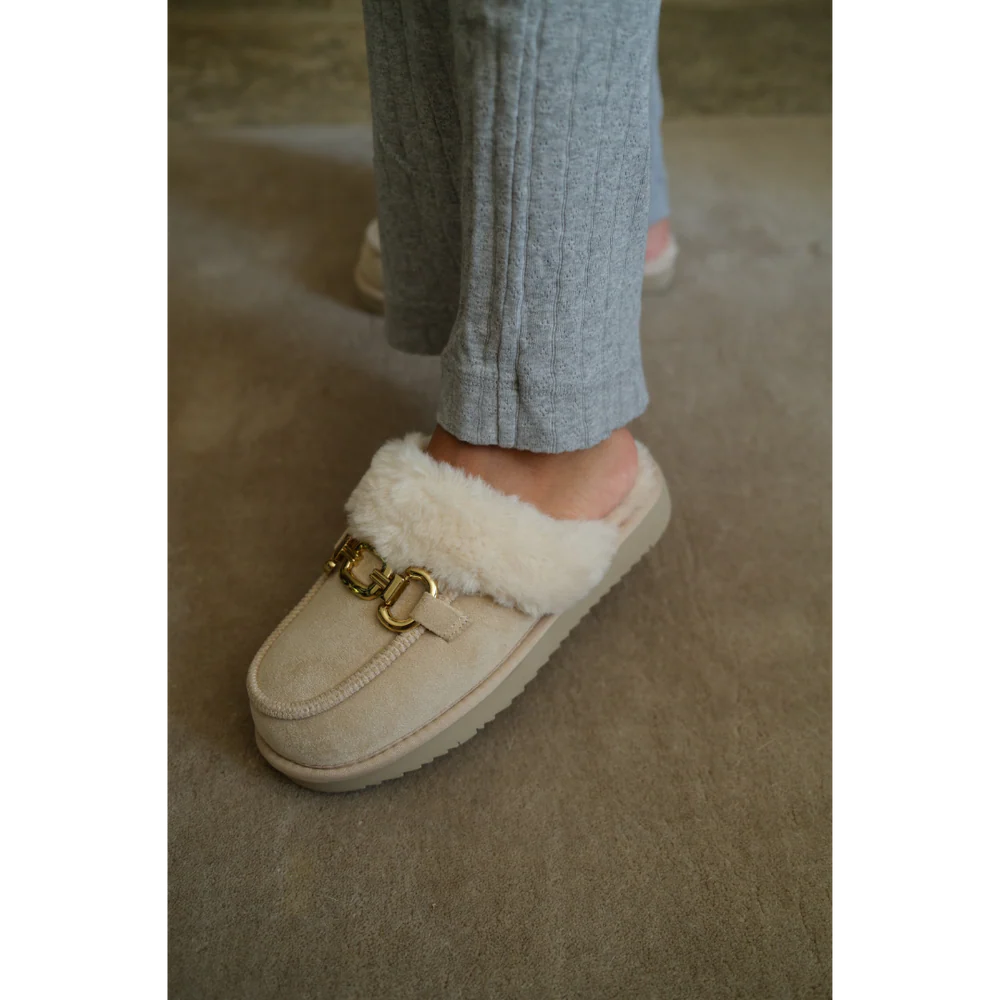 DAVOS SLIP-ONS