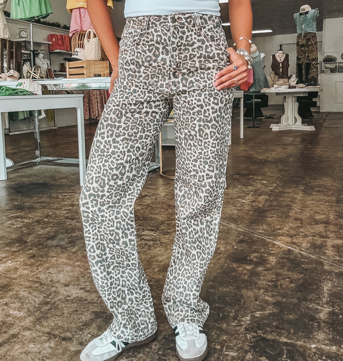 LEOPARD HIGH RISE DAD JEANS