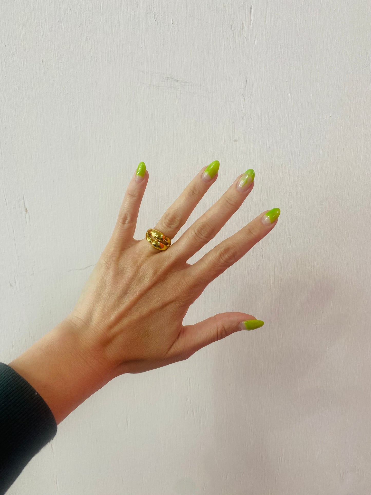 HUG ME RING